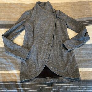 LULULEMON Sweatshirt in Grey in EUC